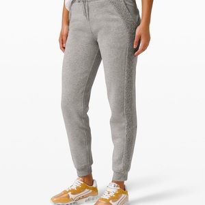 Lululemon Scuba Jogger Sherpa Stripe